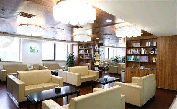 北京茗视光眼科医院童莹医生擅长什么？揭秘其眼科诊疗优势