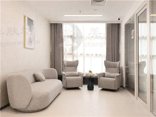 广州视百年眼科门诊部近视手术怎么样？设备先进技术优！