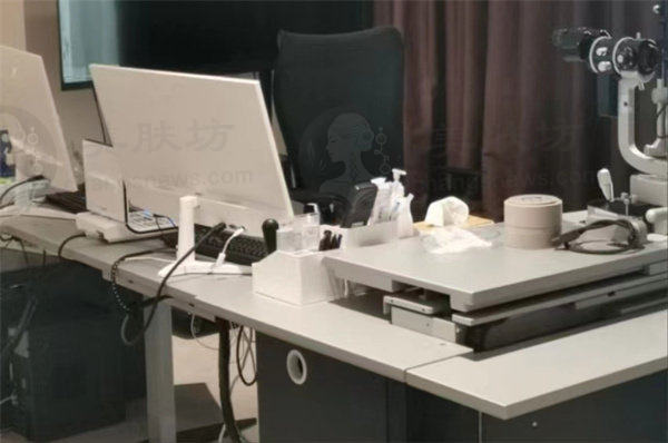 我在南京维视做半飞秒，术后一年复查视力稳在1.2，太香了！ 