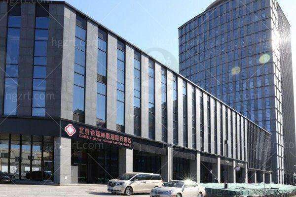 北京希玛林顺潮眼科医院晶体植入近视手术团购，原价32300元，现价27000元！